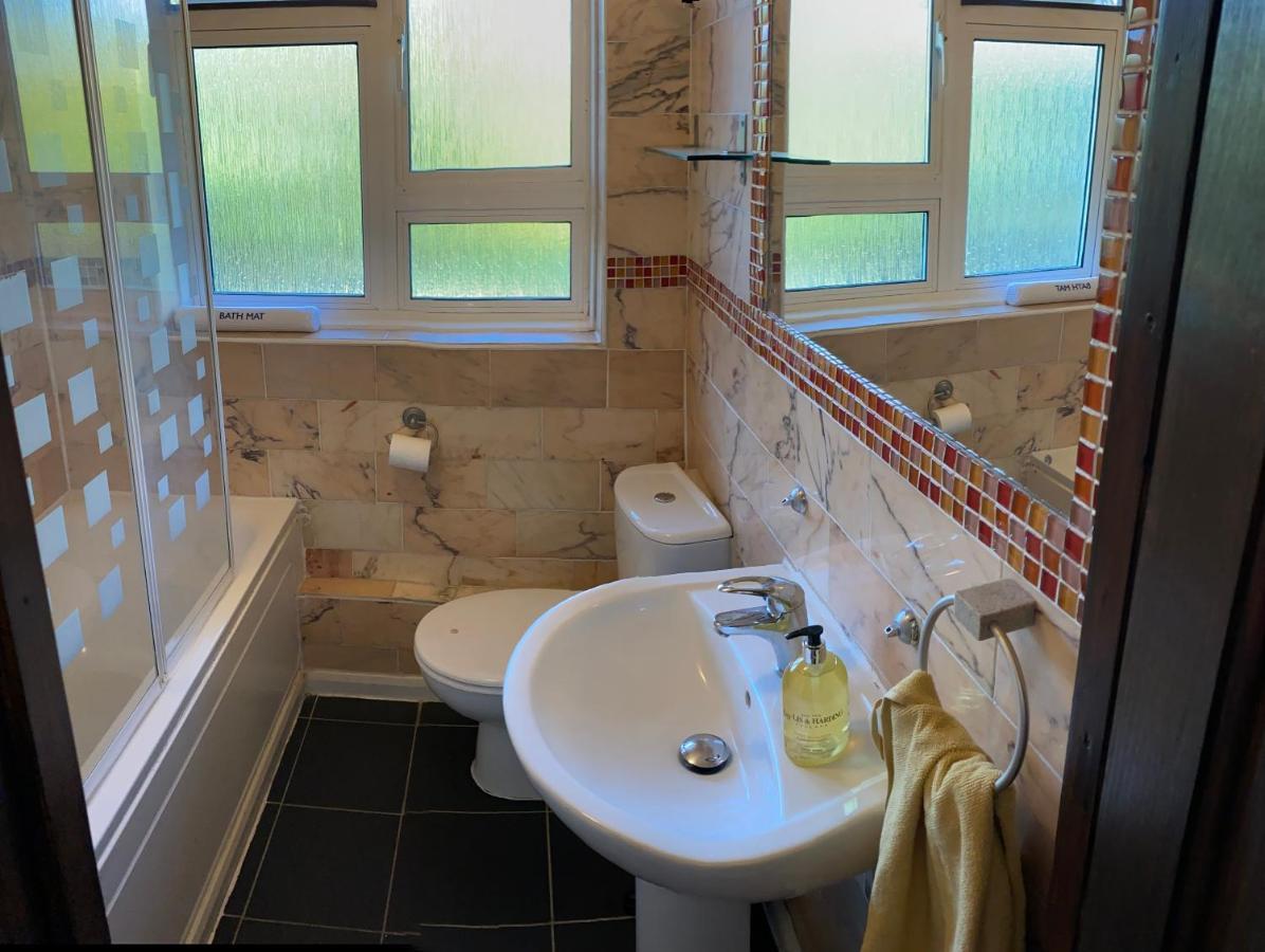 Beautiful 2 Bedroom & Balcony Flat In Central London Luaran gambar